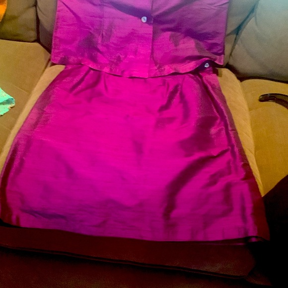 Button top with match knew length skirt - Picture 2 of 2